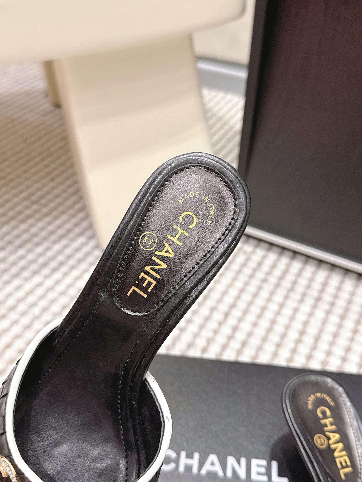 CC 26s Stiletto Sandals 55 Black Leather 652571