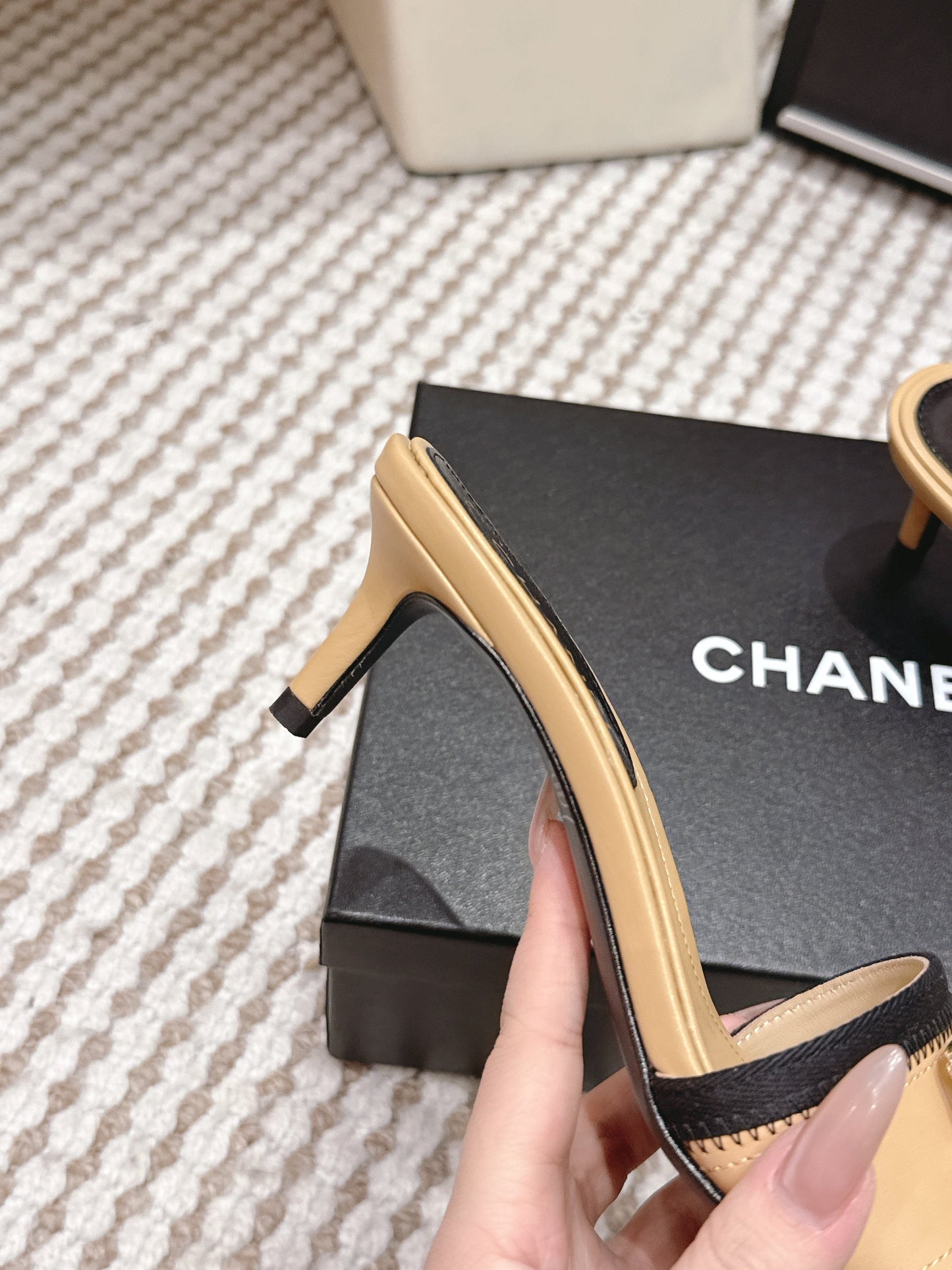 CC 26s Stiletto Sandals 55 Beige Black Leather 652574