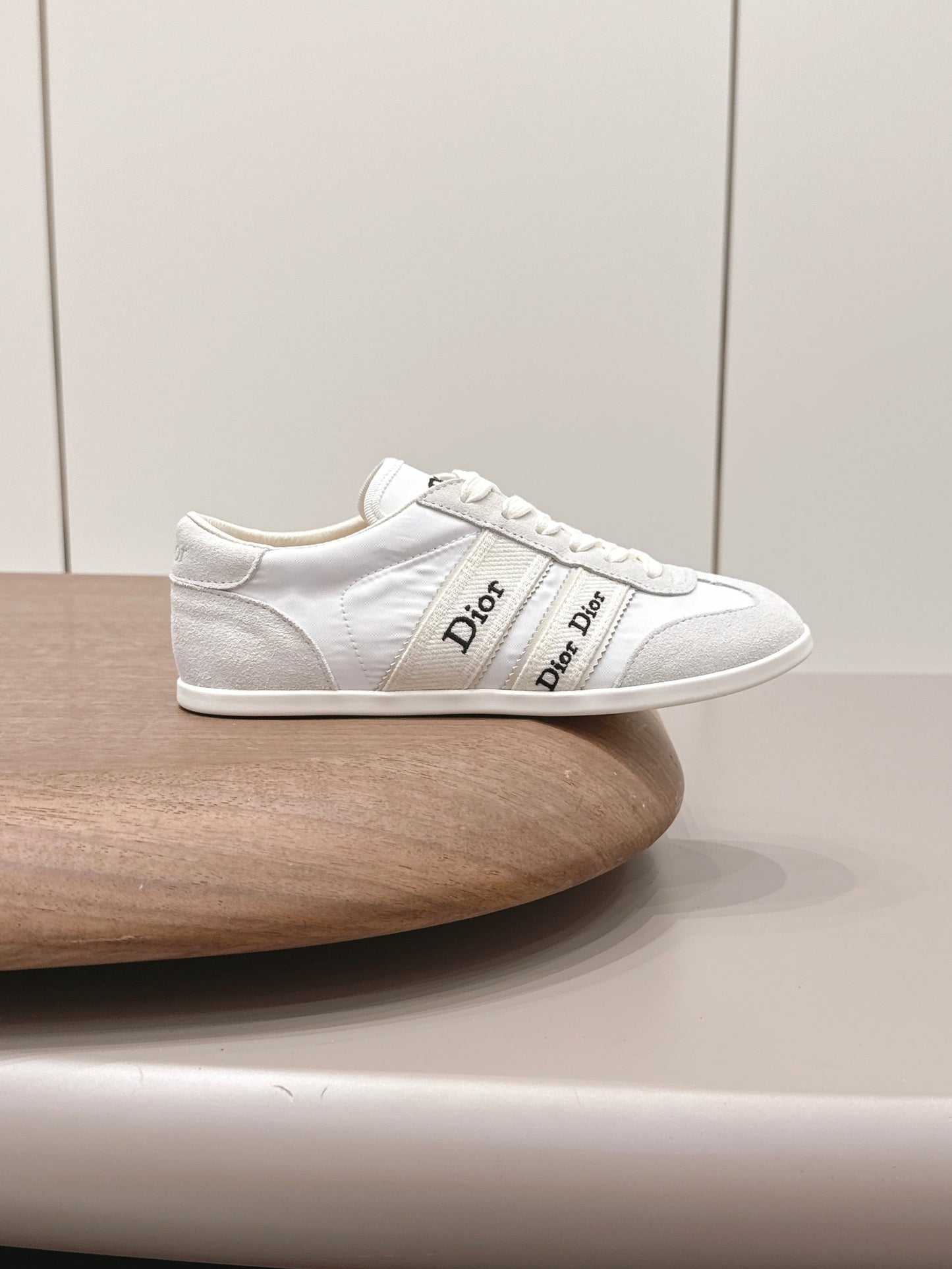CD 26A Casual Sneakers White Ivory Lycra Fabric Suede 739337
