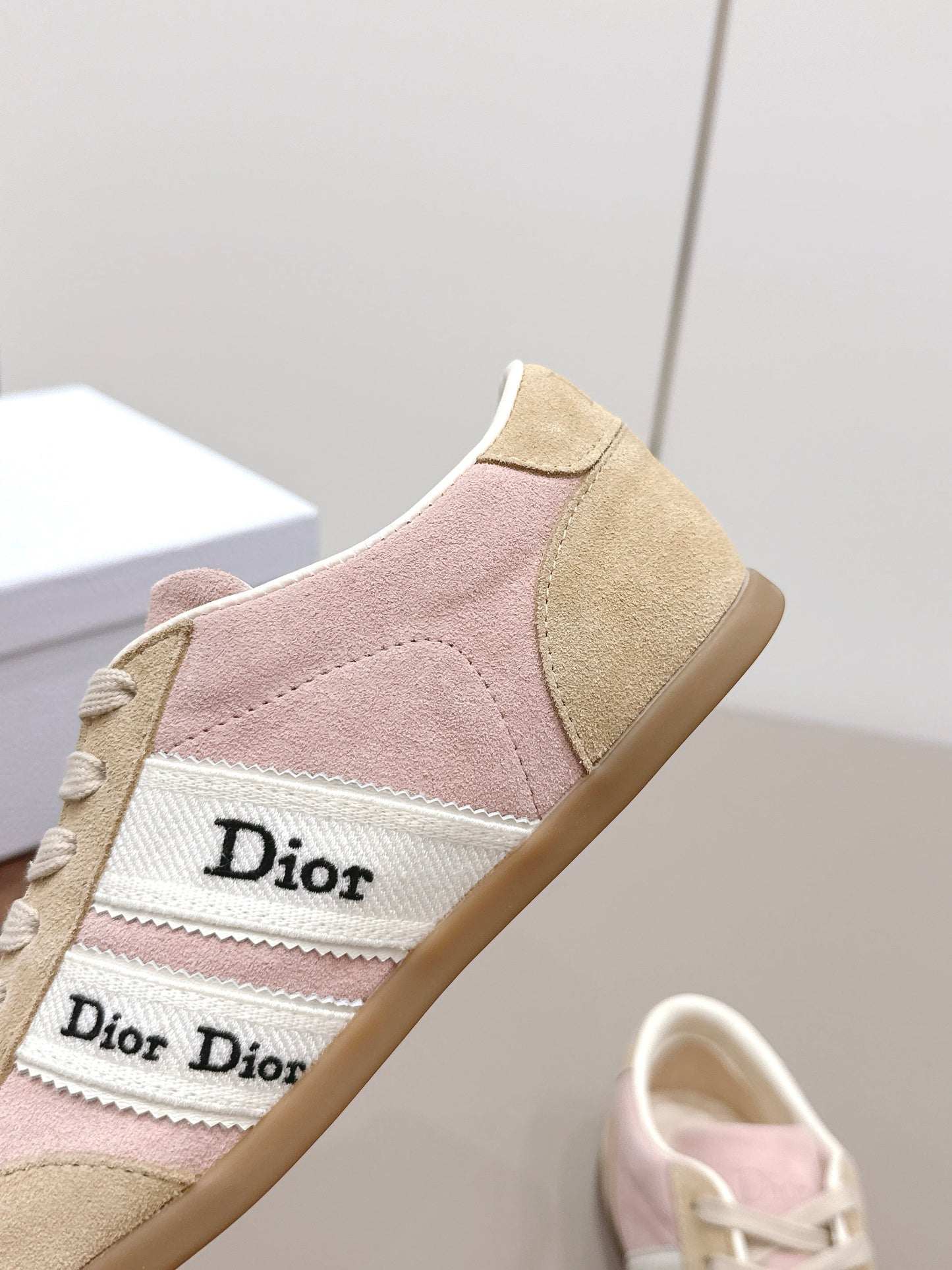 CD 26A Casual Sneakers Beige Light Pink Suede 739338