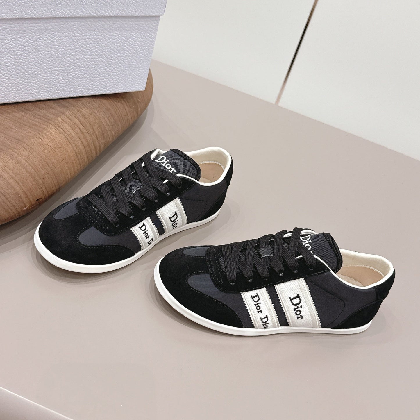 CD 26A Casual Sneakers Suede