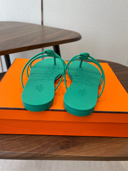 HM 26ss Pig Nose Sandals Green Rubber 624768