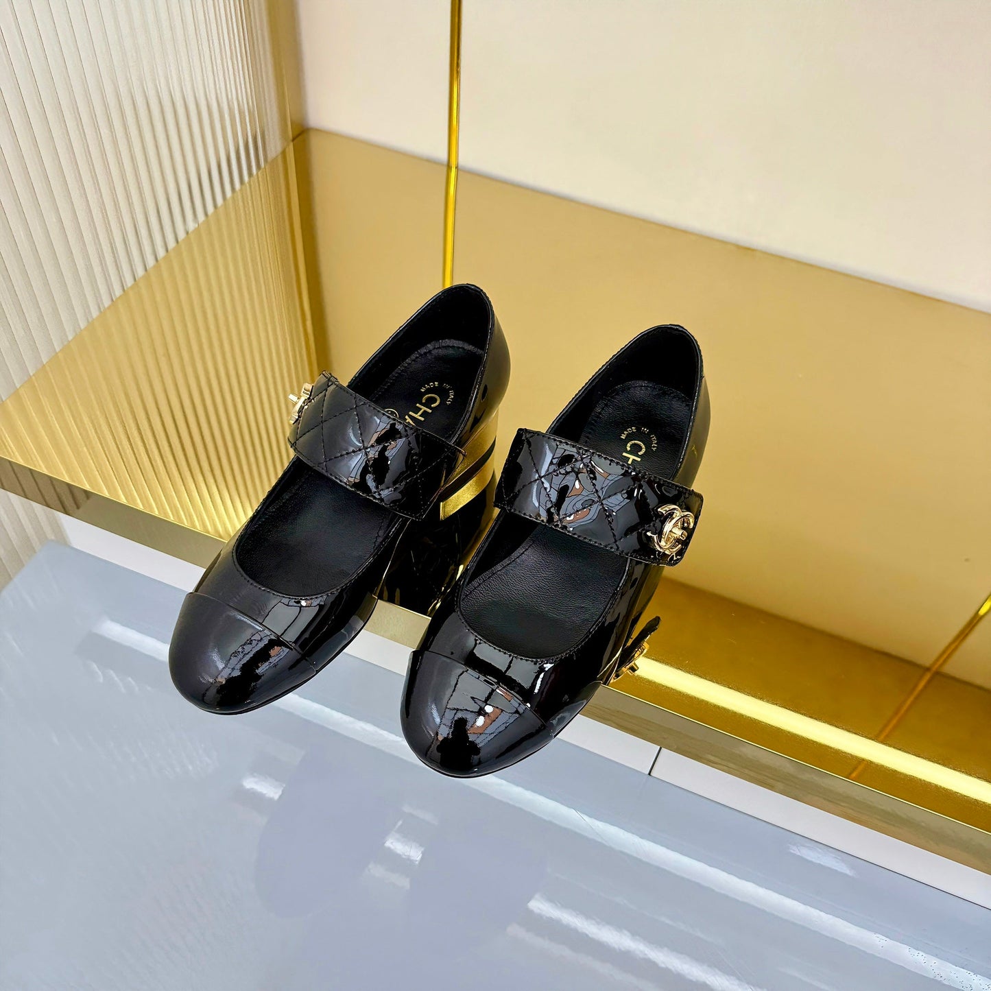 CC 2026 Mary Jane 35 Black Gold Black Patent Leather 667752