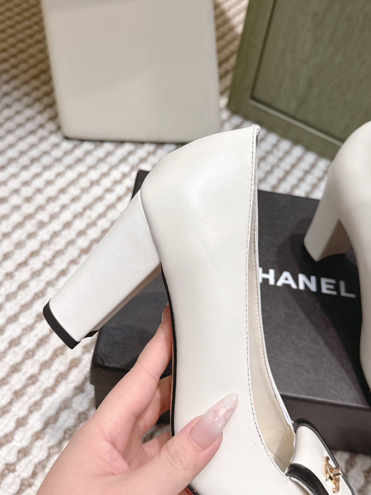 Chanel 2026 Pump Ivory And Black Lambskin 653538