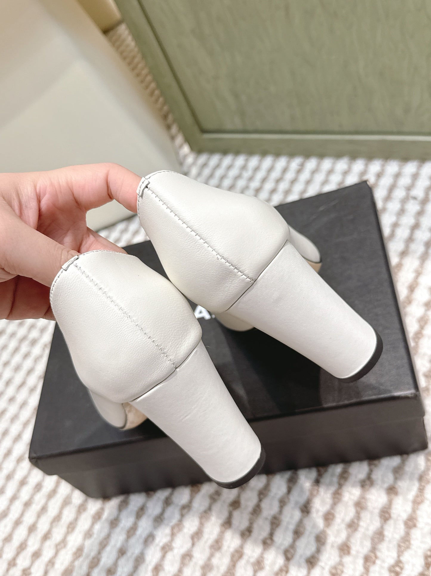 Chanel 2026 Pump White And Black Lambskin 653538