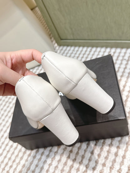 Chanel 2026 Pump Ivory And Black Lambskin 653538