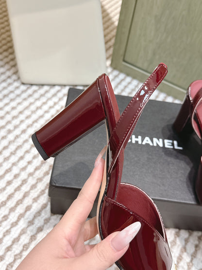 CC 26s Mary Jane Sandals 90 Dark Red White Patent Leather 653548