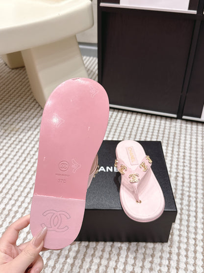 CC 26s Thong Sandals Pastel Pink Sheepskin Multicolor Charm 632361