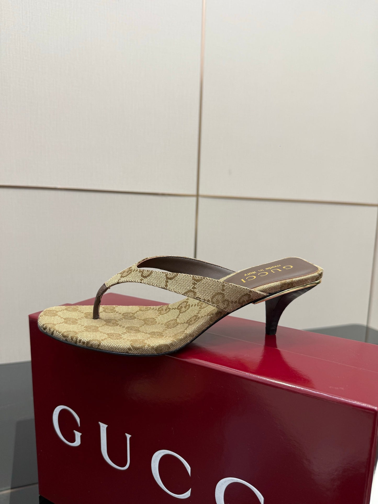 Gucci 2026 Vittoria Thong Sandals 55mm Canvas Leather 726151