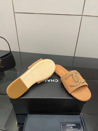 Chanel 2026 Slippers Leather Raffia Large Gold CC Logo 791589