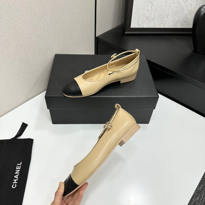 CC 26s Ballet Flats Beige Black Sheepskin 626303