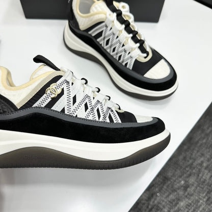 CC 26s Casual Sneakers White Black Fabric Cowhide 626376