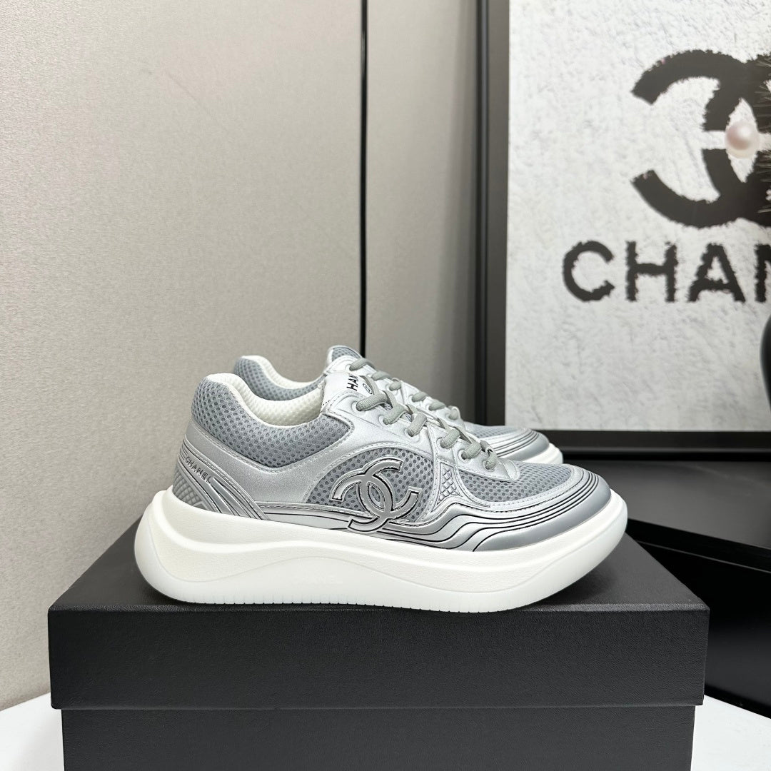 CC 26s Casual Sneakers White Sliver Fabric Cowhide 626384