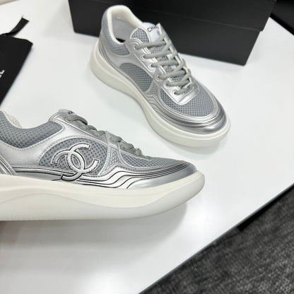 CC 26s Casual Sneakers White Sliver Fabric Cowhide 626384