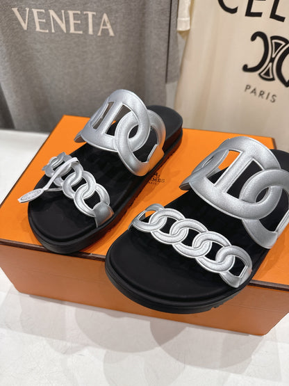 HM 26ss Pig Nose Sandals Black Sliver Metallic Cowhide 641270