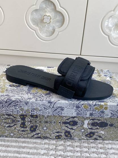 CD 26s Flat Slippers Black Canvas Rubber 648131