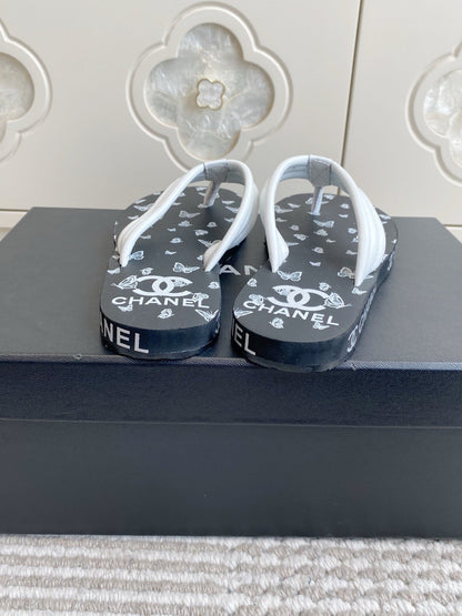 CC 26s Thong Sandals Black White Rubber Leather 647684