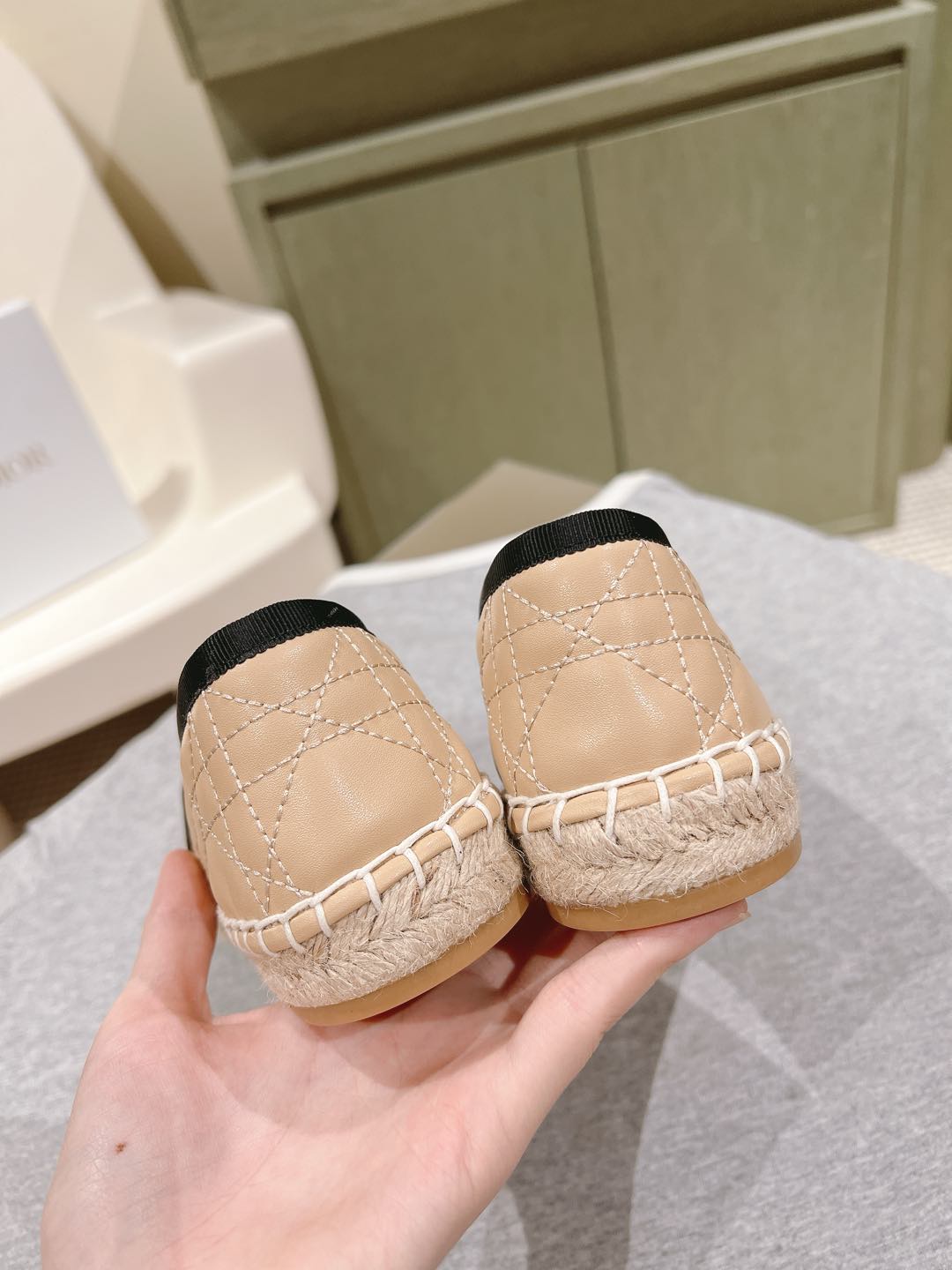 CD 26s Loafers Embroidery Beige Black Cowhide 653265