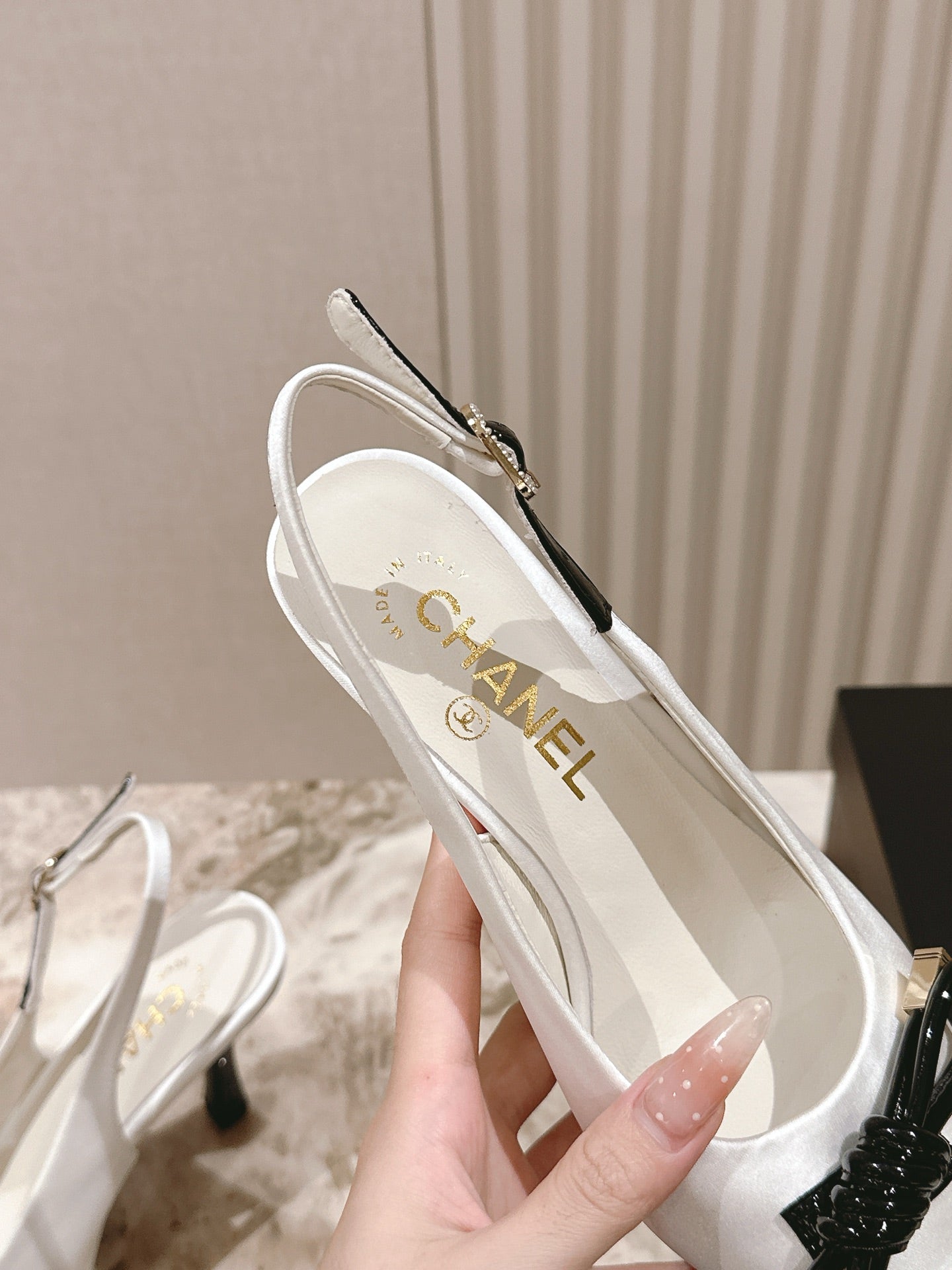 CC 26s Slingback 85 White Satin Sheepskin 658478
