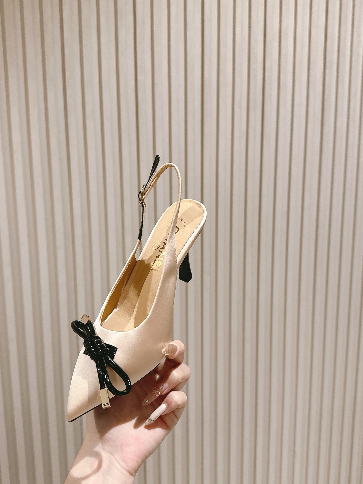 CC 26s Slingback 85 Beige Satin Sheepskin 658479