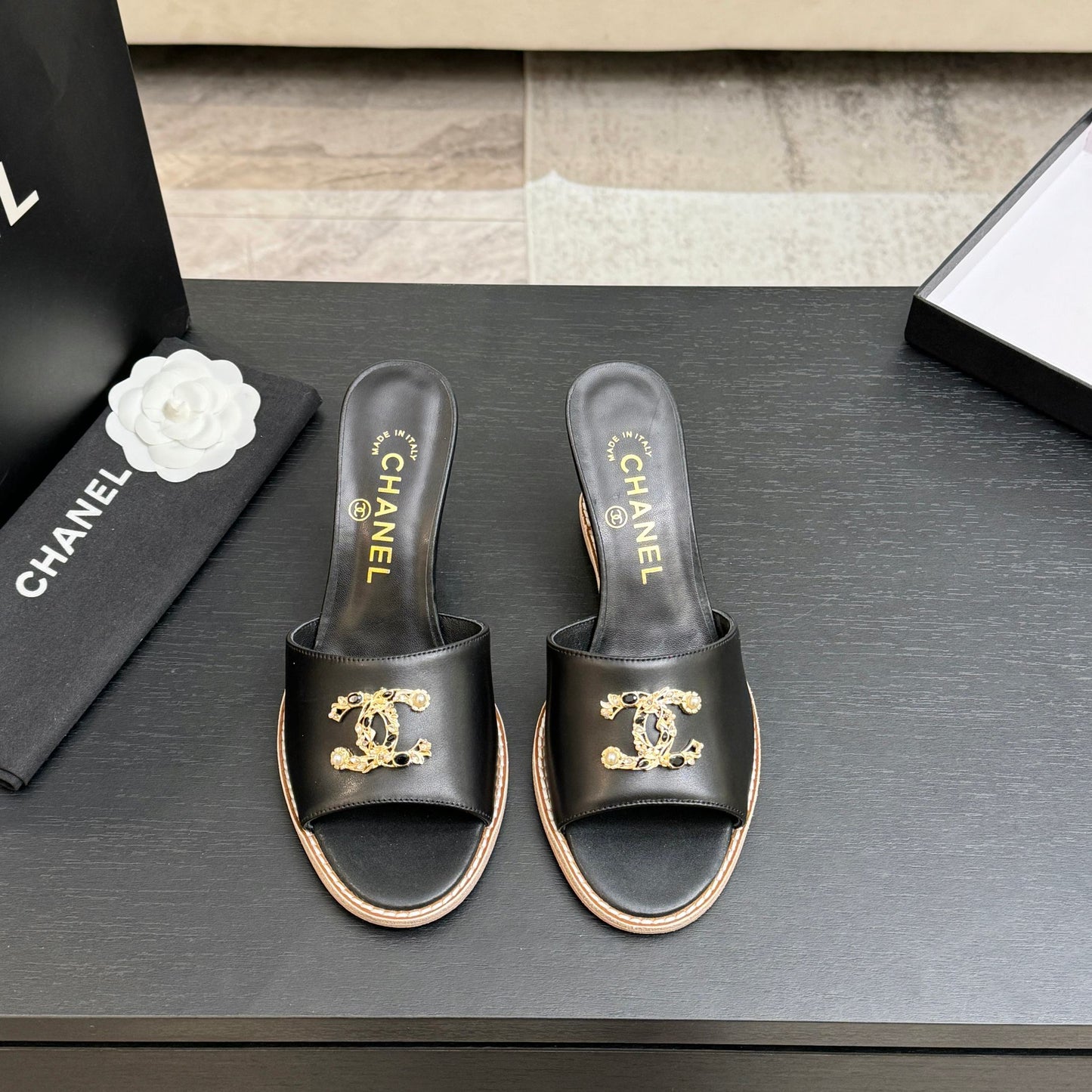 CC 2026 Wedge Sandals 65 Black Lambskin Gold Black Logo 667764