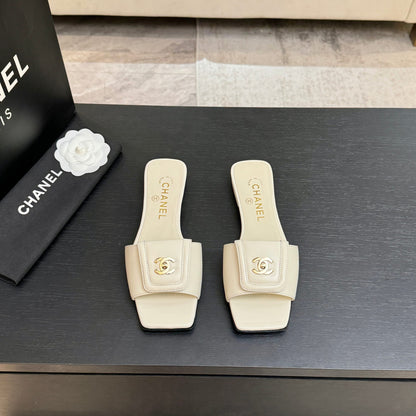 Chanel 2026  Double C Buckle Square Toe Slipper White Lambskin 673031