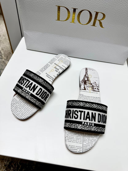 CD 26s Embroidered Slippers Black White Canvas Leather 683019