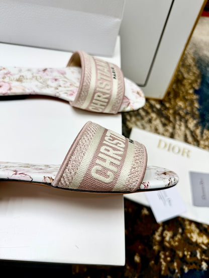 CD 26s Embroidered Sandals Pink Pastel Canvas Leather 683020