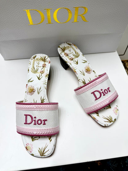 CD 26s Floral Embroidered Sandals White Pink Canvas 683033