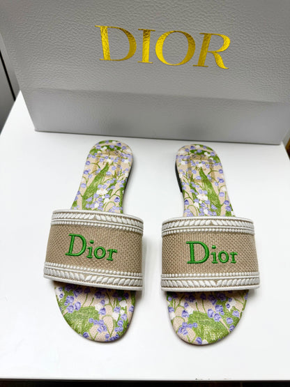CD 26s Floral Embroidered Sandals Green Beige Canvas 683035