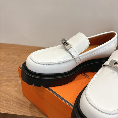 HM 26ss Loafers White Calfskin Sliver Buckle 638427