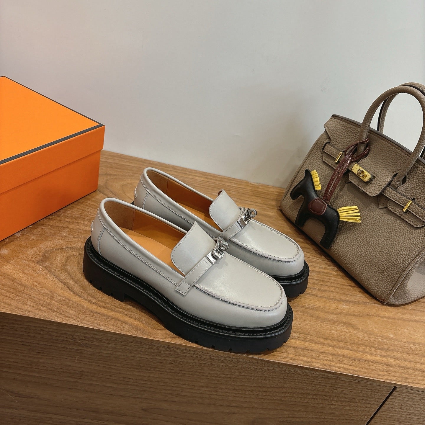 HM 26ss Loafers Gray Calfskin Sliver Buckle 638430