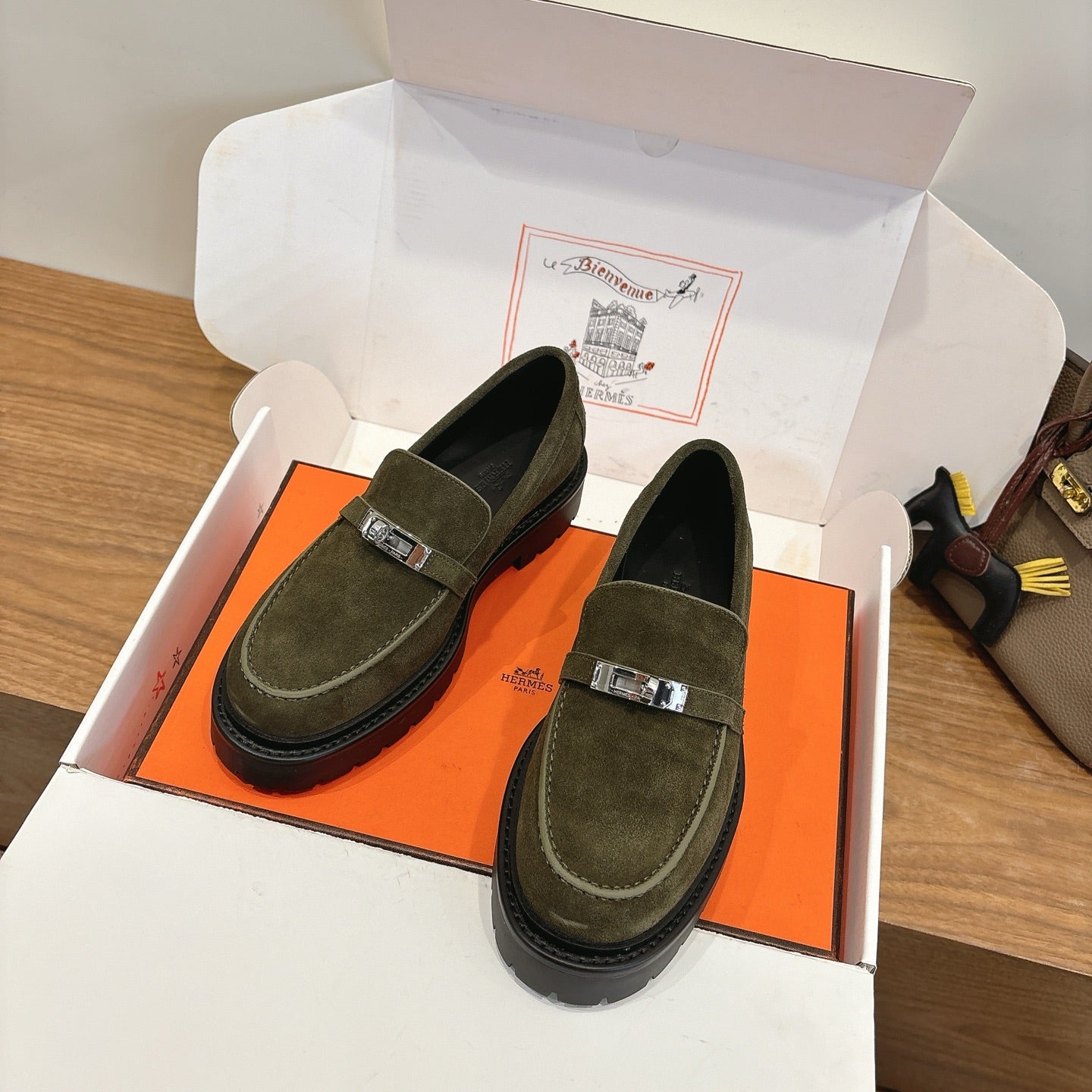 HM 26ss Loafers Olive Green Suede  Sliver Buckle 638432