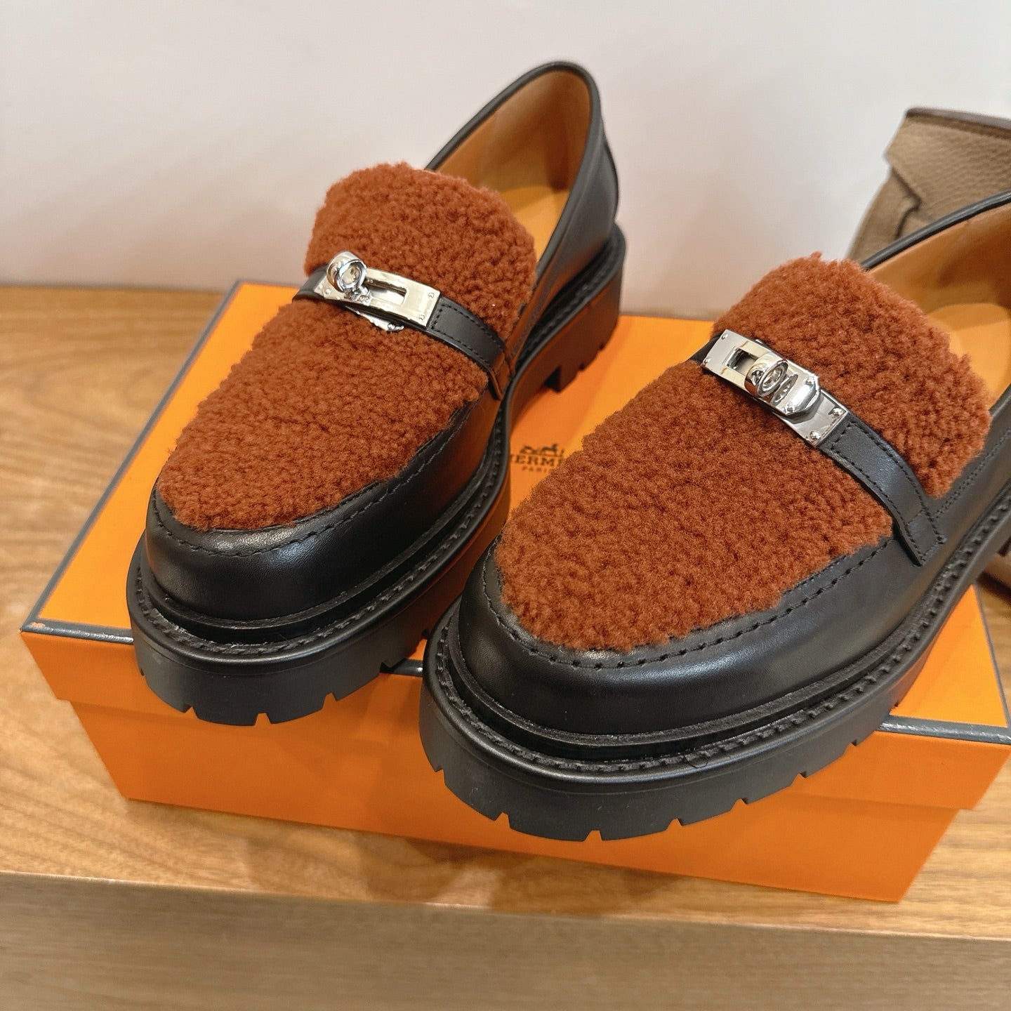 HM 26ss Loafers Black Brown Wool Calfskin 638436