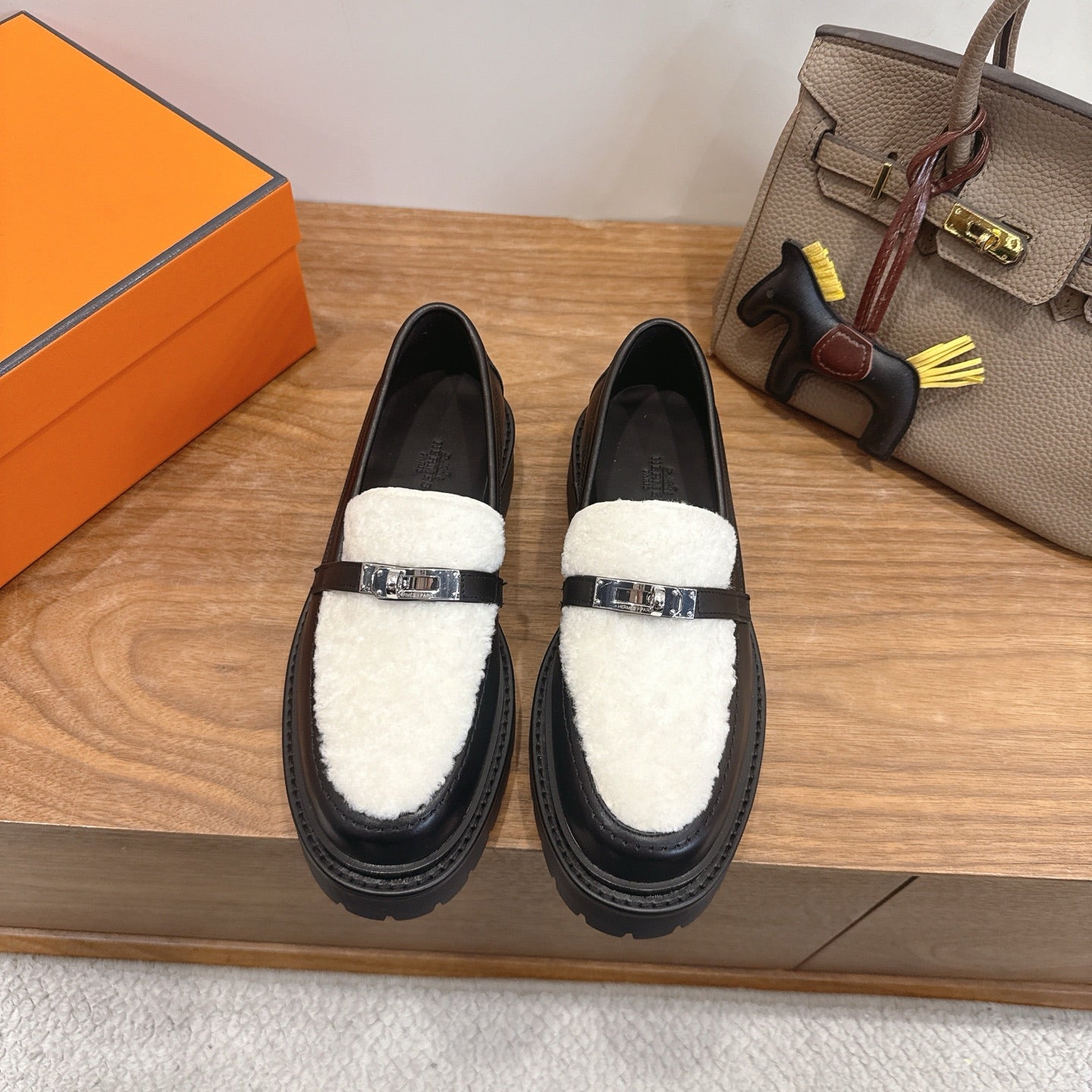 HM 26ss Loafers Black White Wool Calfskin 638439