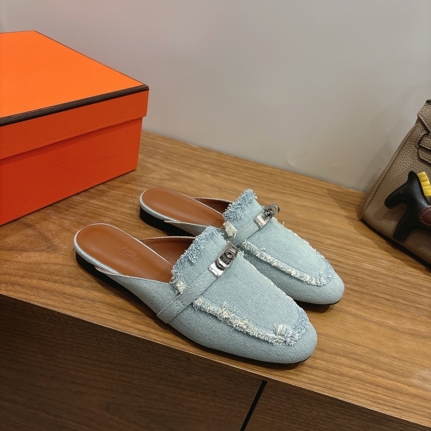 HM 26ss Mule Light Blue Denim Leather 638474