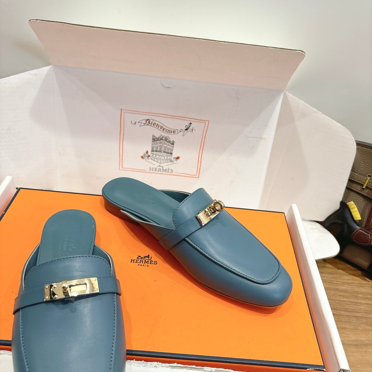 HM 26ss Mule Deep Blue Calfskin Gold Buckle 638465