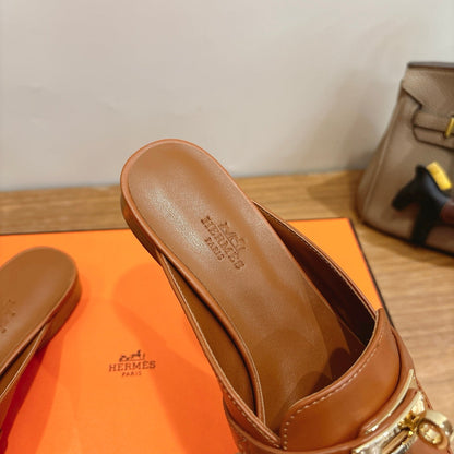 HM 26ss Mule Camel Brown Calfskin Gold Buckle 638472