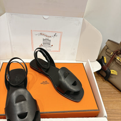 HM 26ss Flat Sandal  Black Calfskin 638412