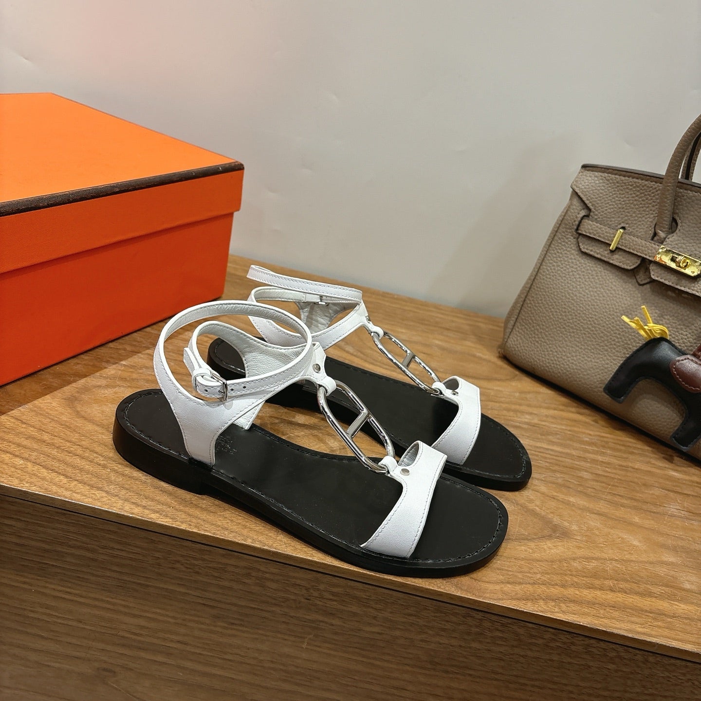 HM 26ss Sandals Black White Genuine Leather 638532