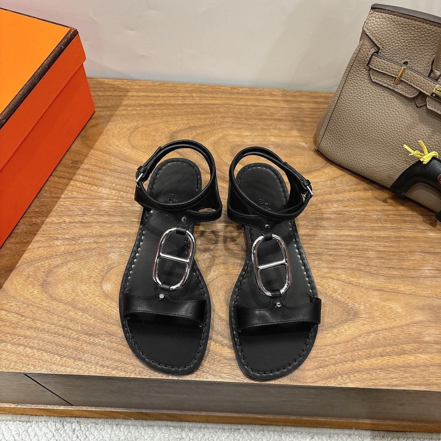 HM 26ss Sandals Black Genuine Leather 638533