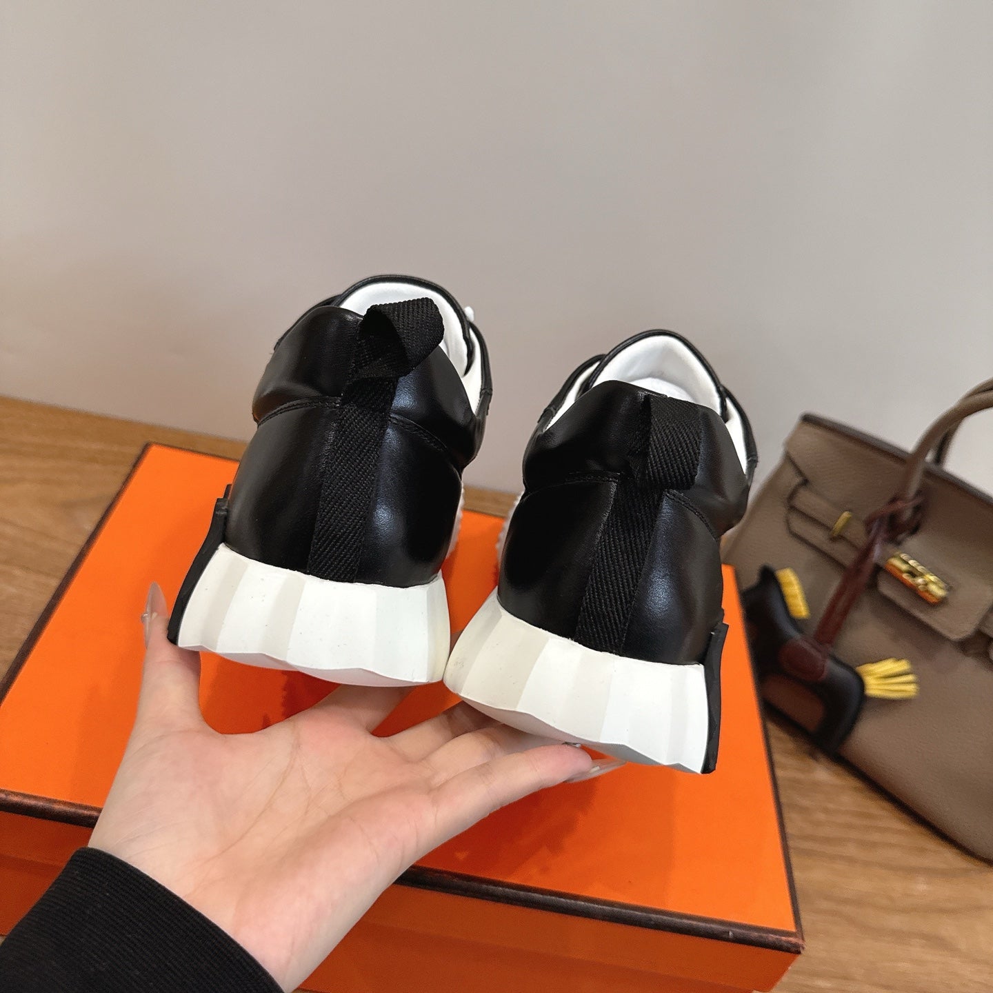 HM 26ss Sneakers Black Leather 638578