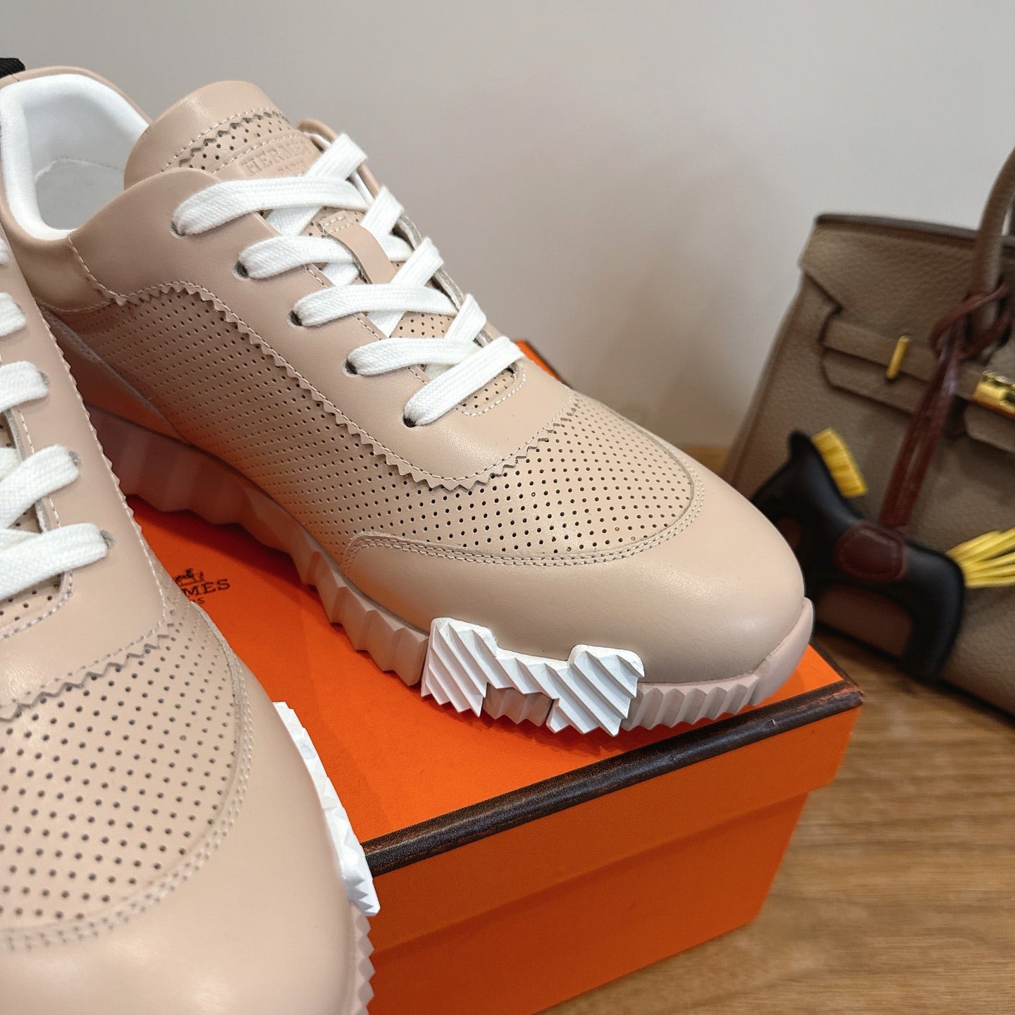 HM 26ss Sneakers Beige Leather 638580