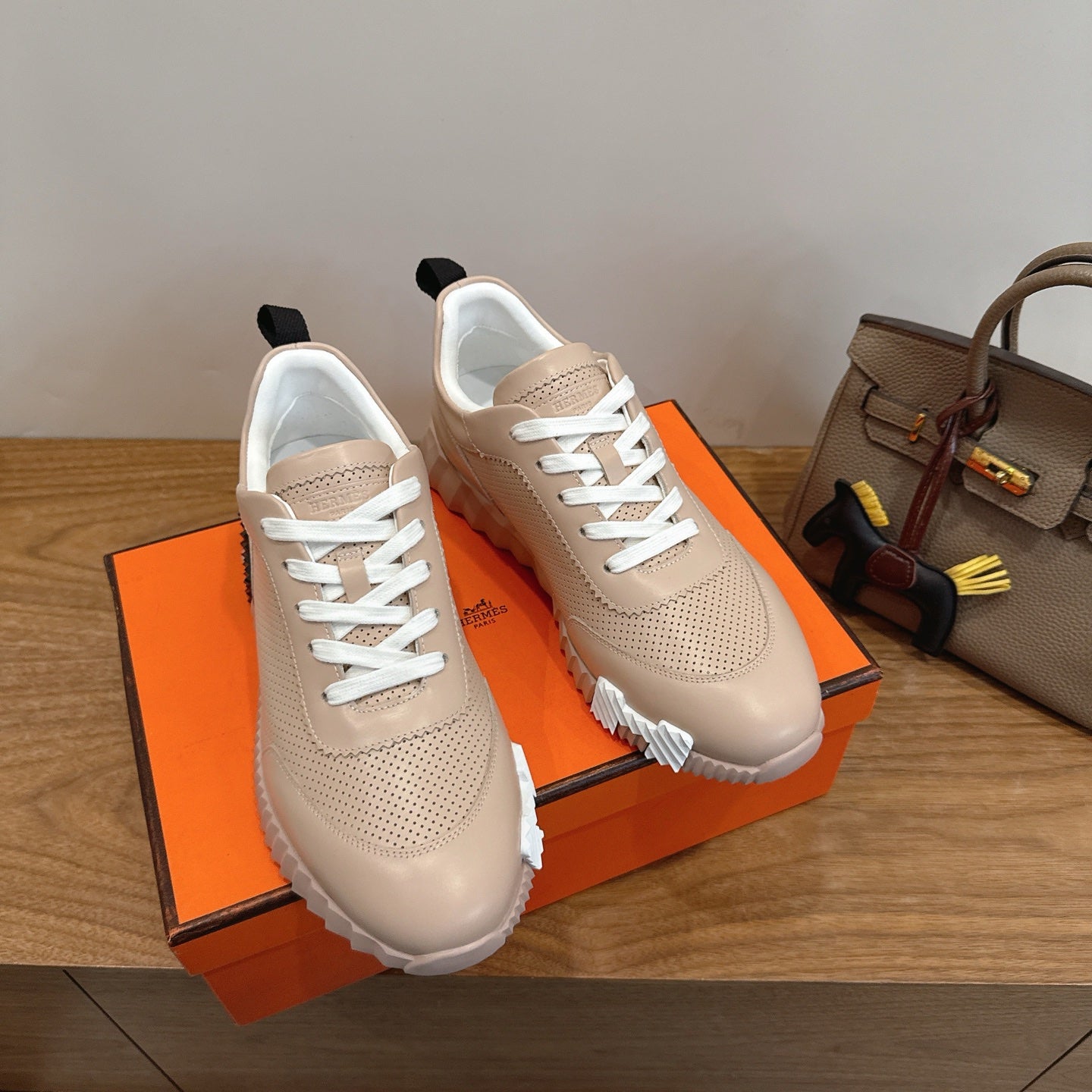 HM 26ss Sneakers Beige Leather 638580