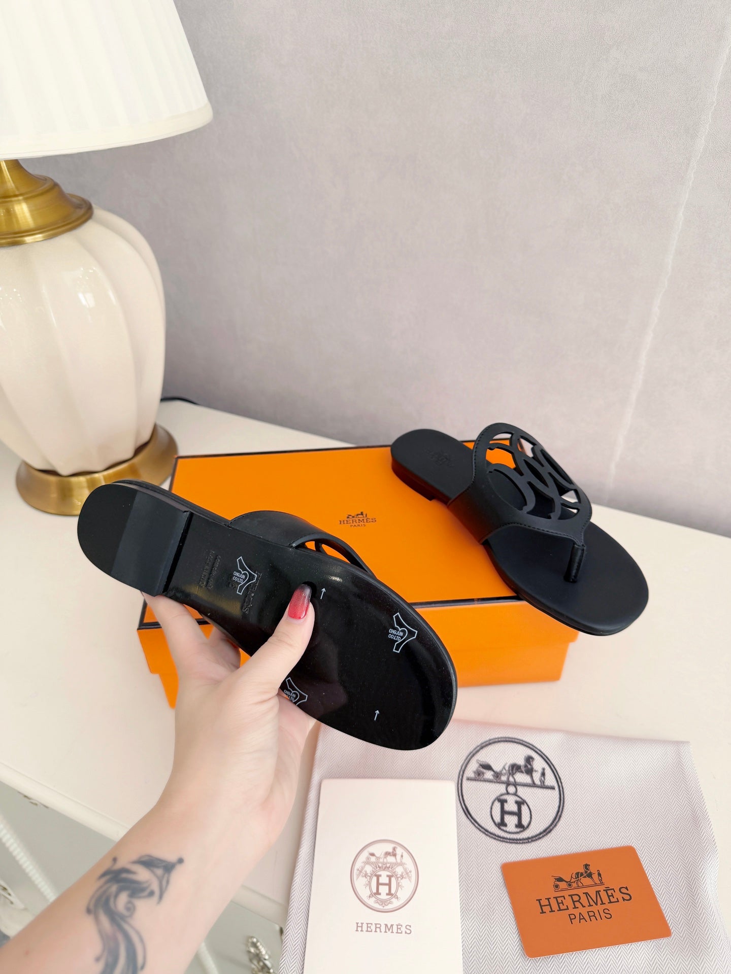 HM 26ss Pig-Nose Slipper Black Leather 605914