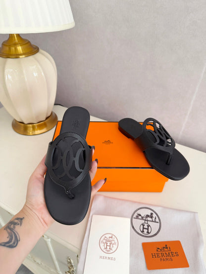 HM 26ss Pig-Nose Slipper Black Leather 605914