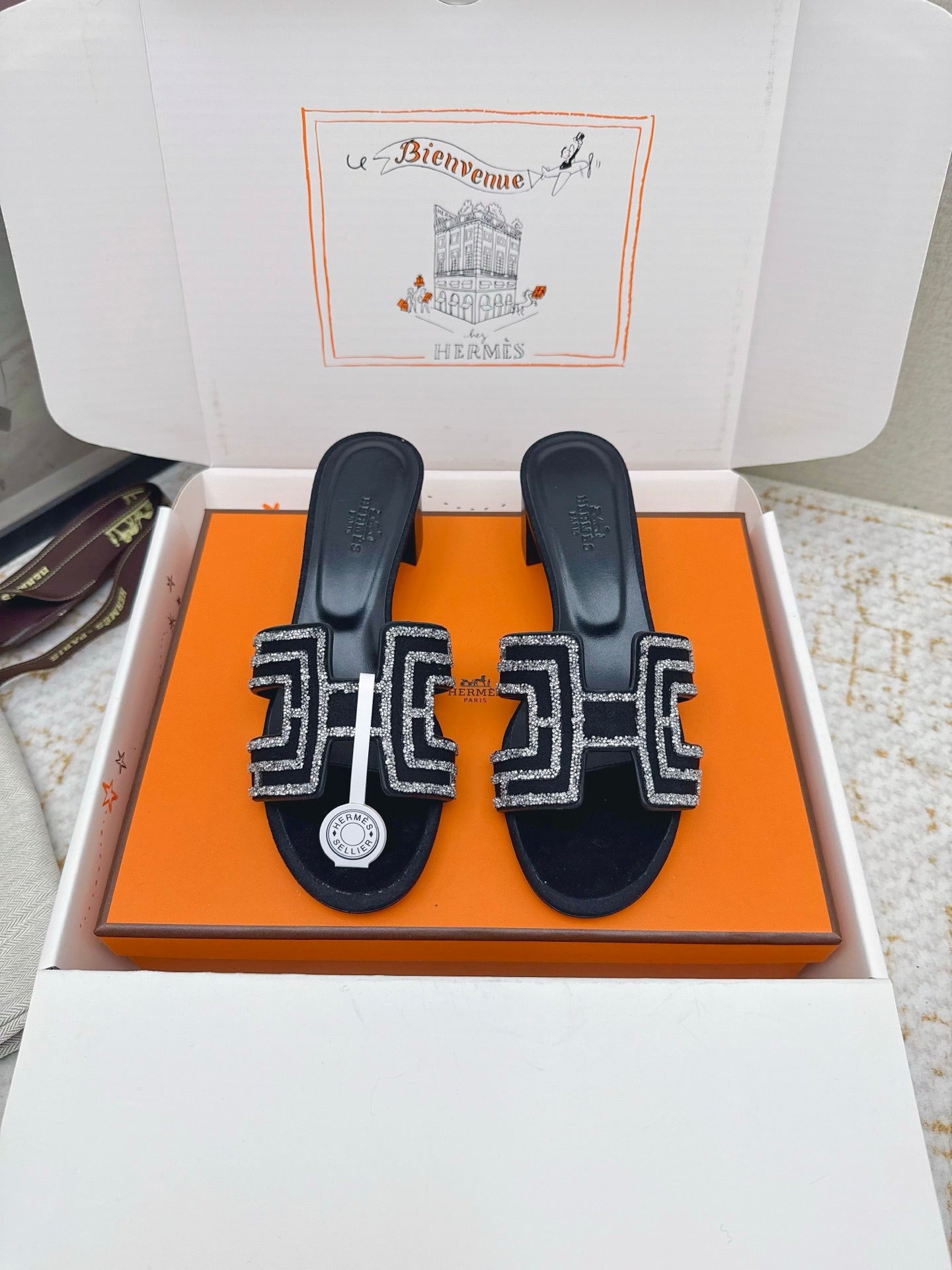 HM 26ss Oran Sandals 50 Black Cowhide 625230