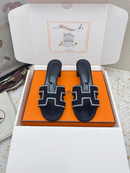 HM 26ss Oran Sandals 50 Black Sheepskin Rhinestone 625236