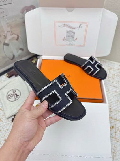 HM 26ss Oran Sandals Black Navy Blue Sheepskin Rhinestone 625233