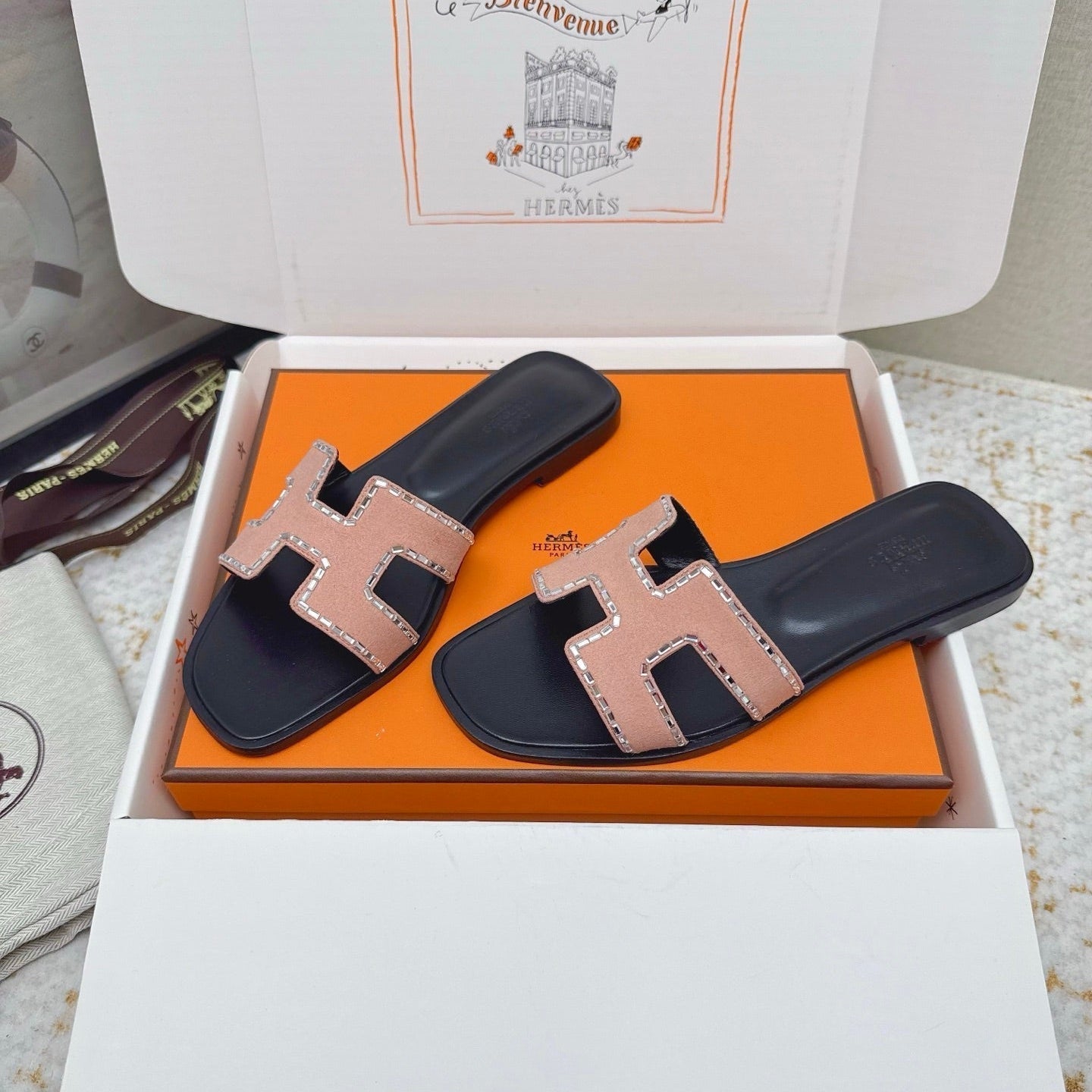 HM 26ss Oran Sandals Black Light Pink Suede Sheepskin 625237